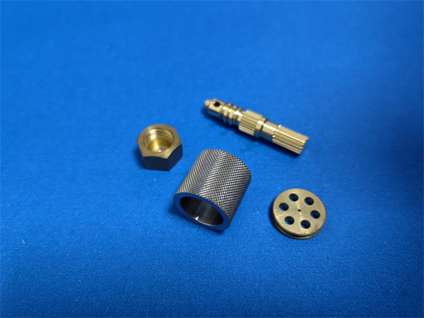 Kundenspezifischer Bolzenhersteller mit hochentwickelten CNC-Fähigkeiten