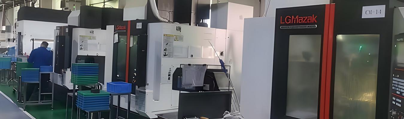 Professionelle Aluminiumwerkstatt mit CNC-Ausrüstung und Fertigungskapazitäten