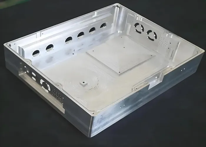 Kundenspezifisch gefräste Gehäuse: Präzisions-CNC-Fertigungsdienstleistungen für Gehäuse aus Metall und Kunststoff