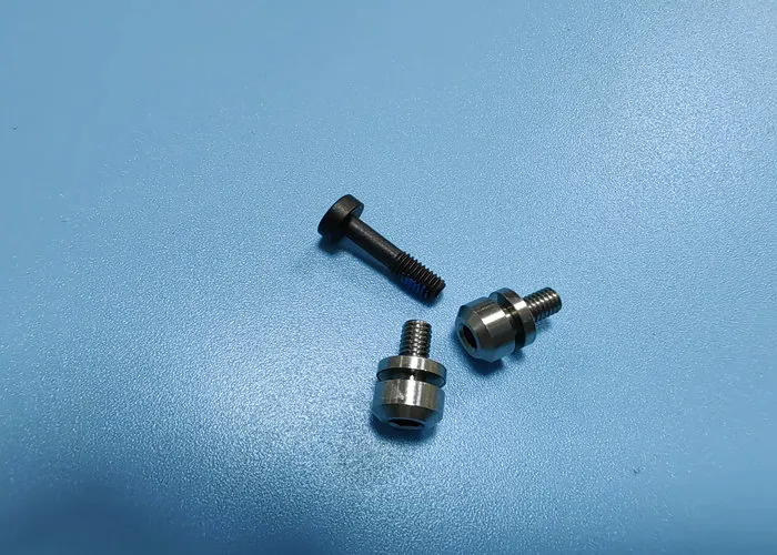 Kundenspezifische Schrauben und Verbindungselemente: Ein vollständiger technischer Leitfaden zu Materialien und Herstellung