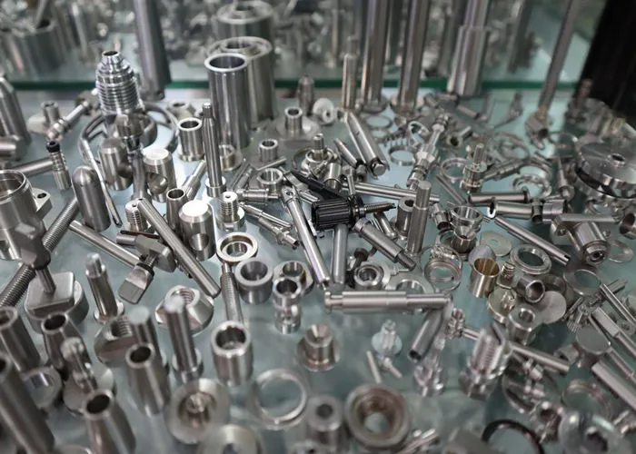Kundenspezifische Schrauben & Verbindungselemente: Ein umfassender technischer Leitfaden zu Materialien, Anwendungen und Präzisionsfertigung